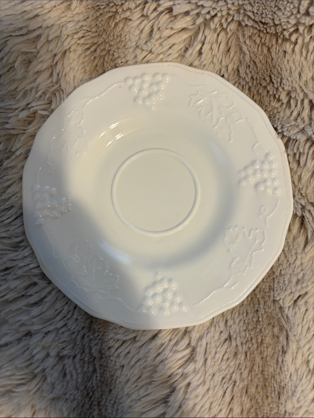 Vintage milk glass White Embossed Grape Saucer - Home Dining